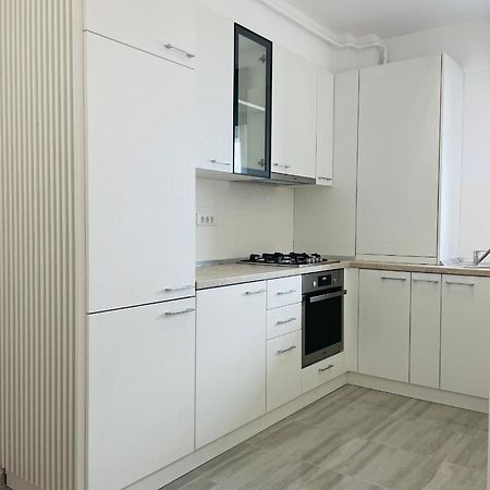 Q Royal Apartment - Palas Center Iasi Exterior foto